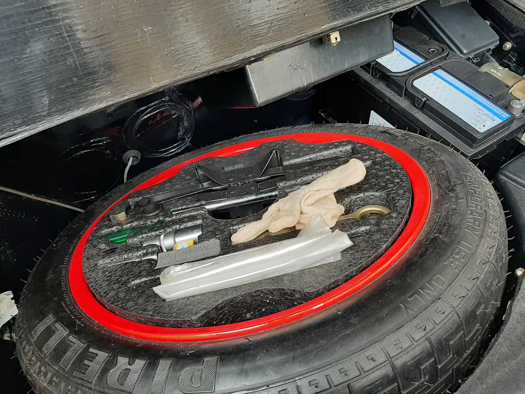 Spare wheel, Tool kit